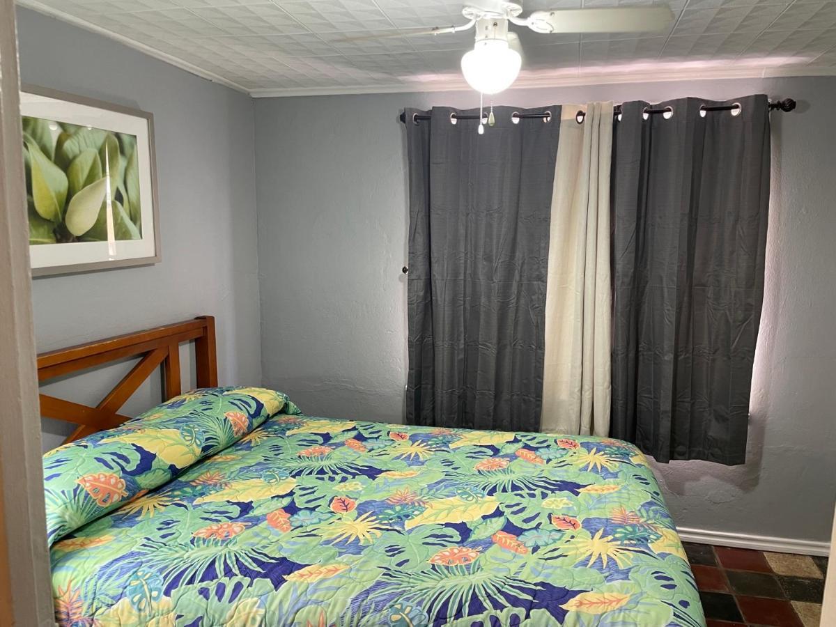 Southwind Inn พอร์ตอิสซาเบล ภายนอก รูปภาพ